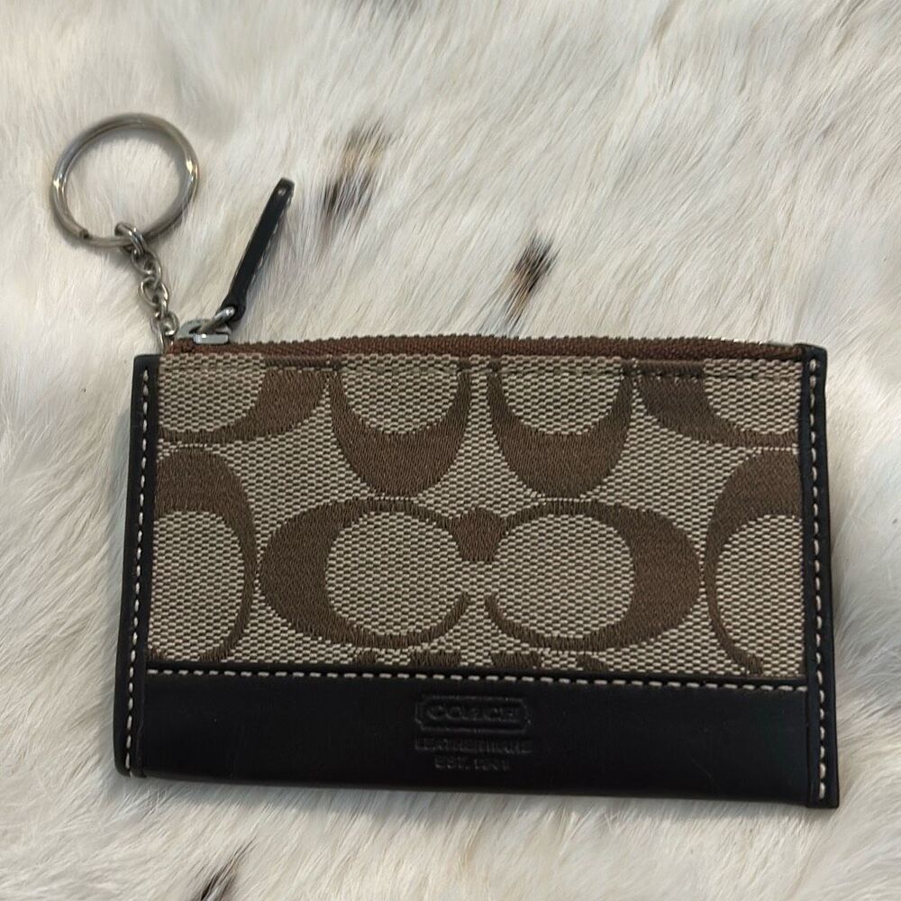 COACH Slim ID Wallet Keychain - Picture 2 of 4